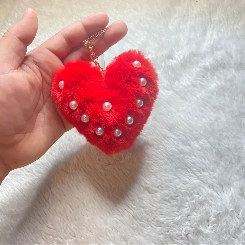 𝅺Red Pom Pom Faux Fur Pearled Key Chain Heart